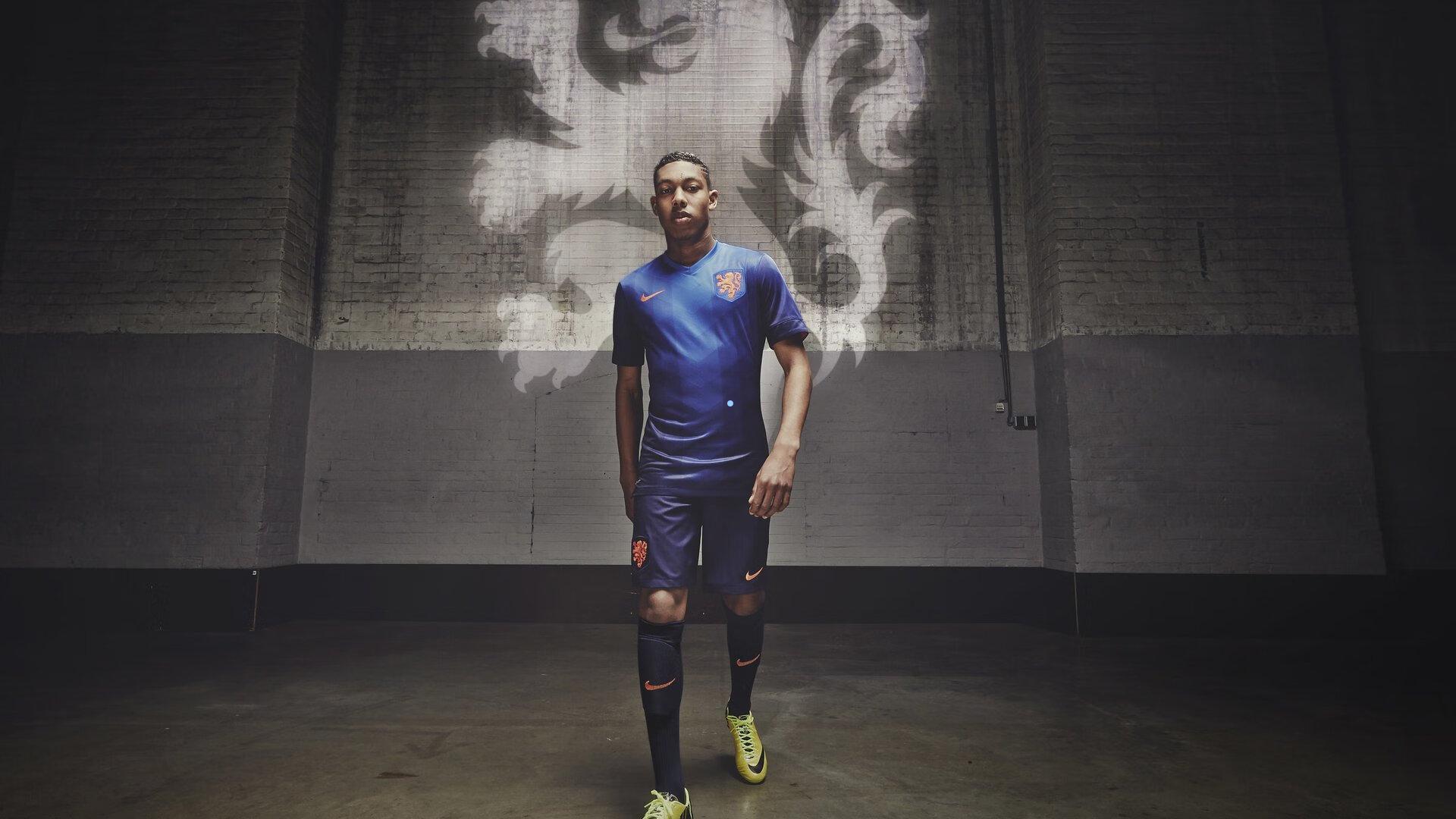 德甲焦点战，卡尔闪电破门凯恩点射救主，拜仁2-2憾平美因茨